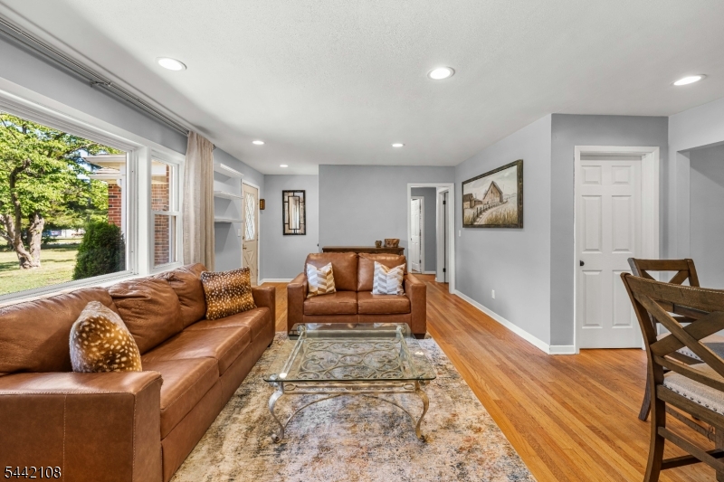 37 Barley Sheaf Road Flemington, NJ 08822 - Photo 4 of 37