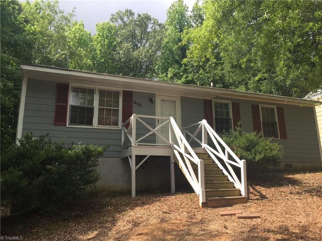 205 Greenbriar Road Greensboro, NC 27405 - Photo 2 of 3