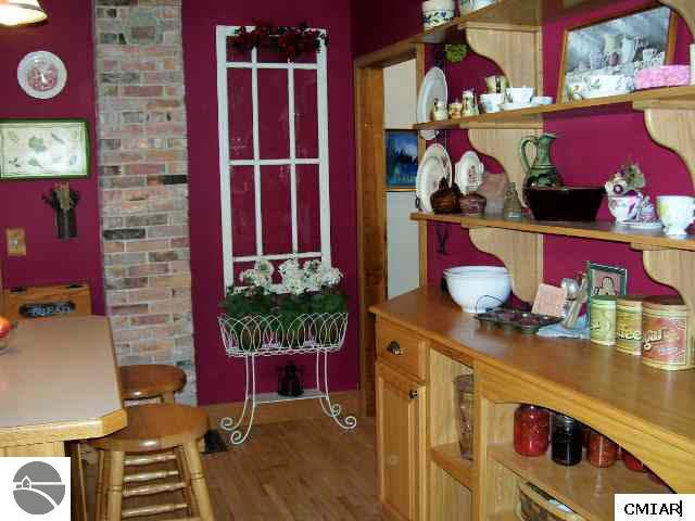 7821 North Mission Road Clare, MI 48617 - Photo 2 of 9 1772300-1.JPG