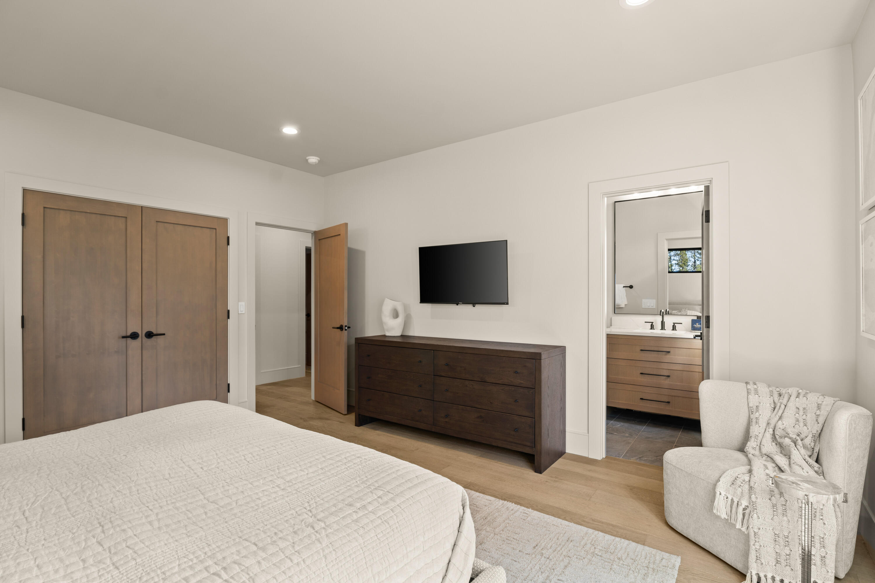 56350 Mirror Rock Loop, Unit 360 Bend, OR 97707 - Photo 61 of 86 56-Bedroom