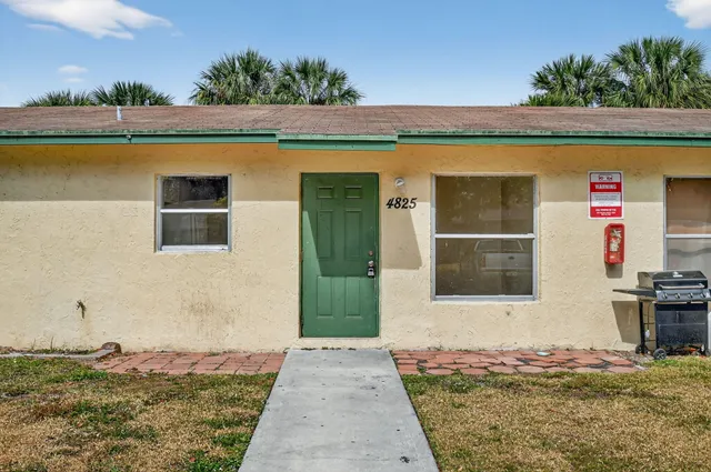 $1,450 | 4825 Serafica Drive, Lake Worth, FL 33461