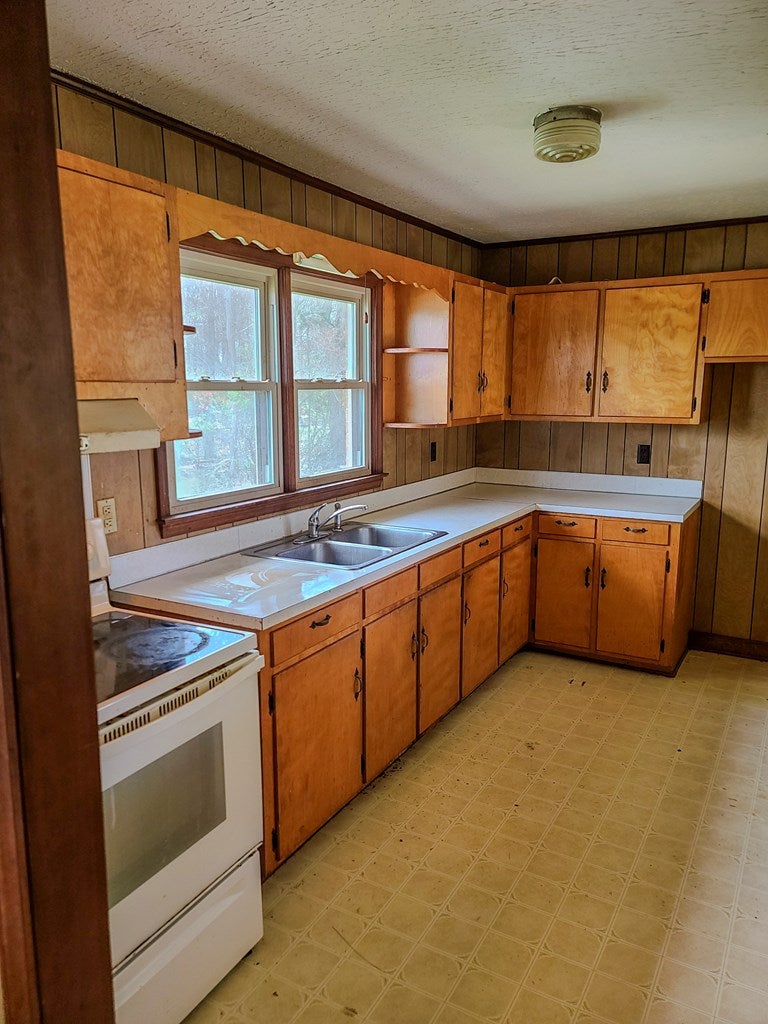 730 Wildcat Road Hillsville, VA 24343 - Photo 12 of 42 Gallery Image 12