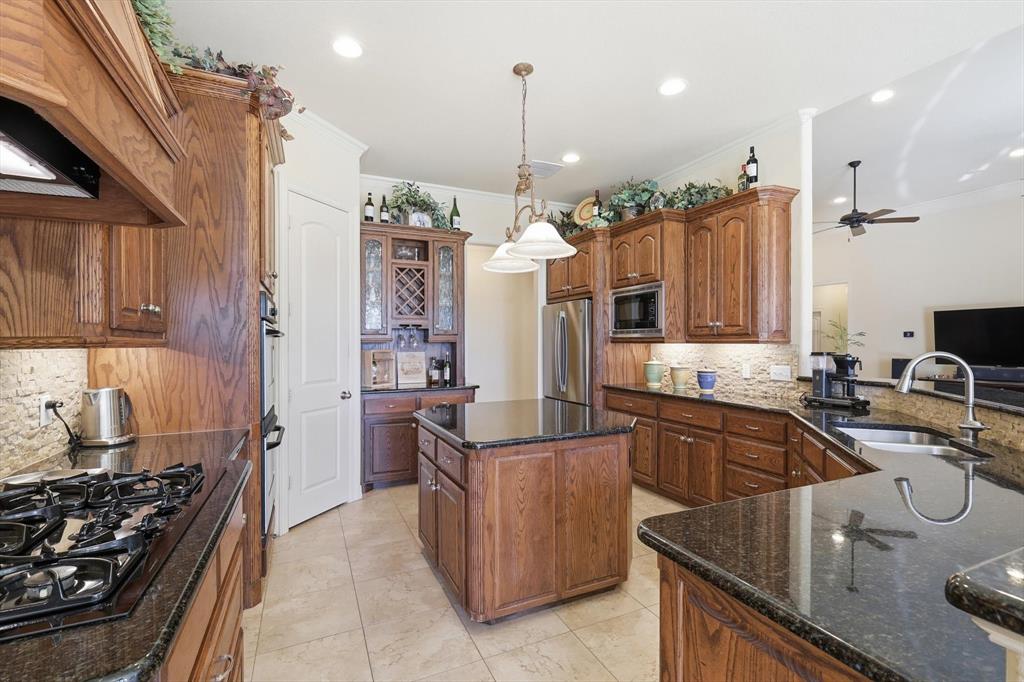 1340 Summerbrook Lane Midlothian, TX 76065 - Photo 3 of 40