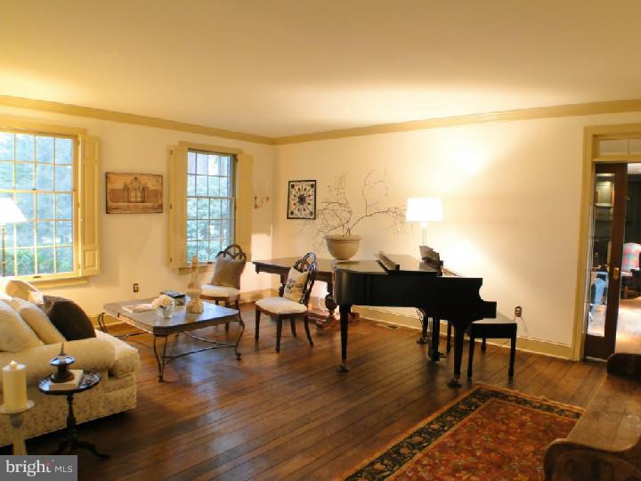 3851 Smoke Road Doylestown, PA 18902 - Photo 5 of 25 Living Room
