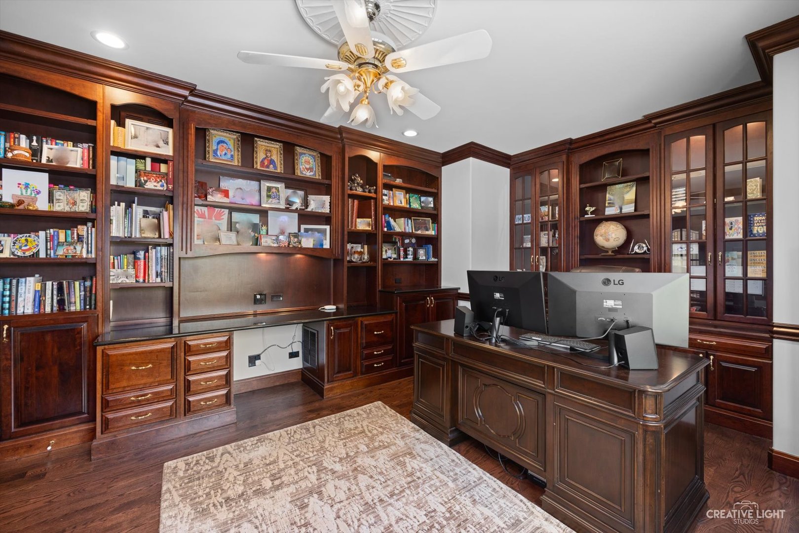 1201 Kenmare Drive Burr Ridge, IL 60527 - Photo 11 of 53 a livingroom with workspace and a window