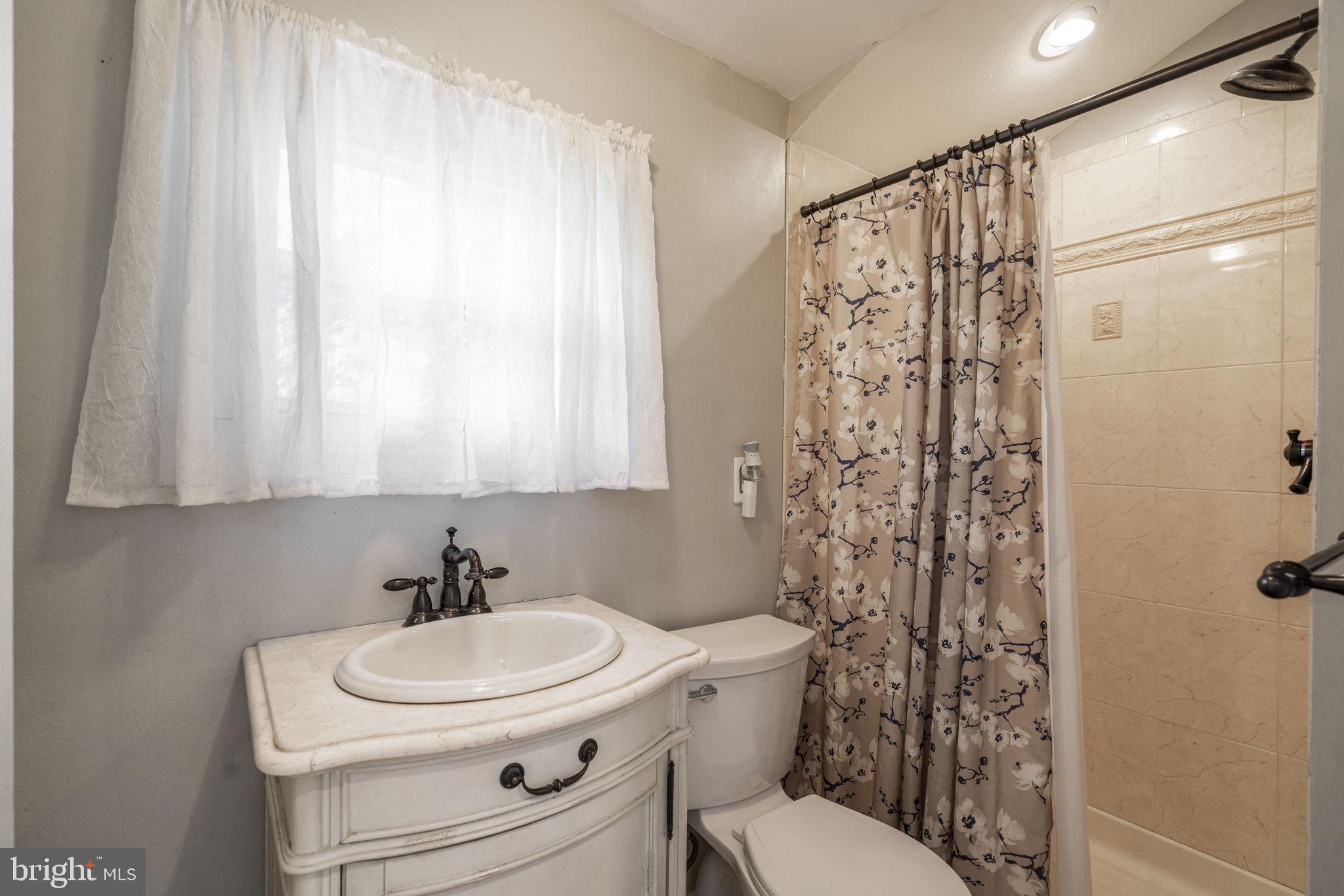 100 Forest Road Springfield, PA 19064 - Photo 11 of 50