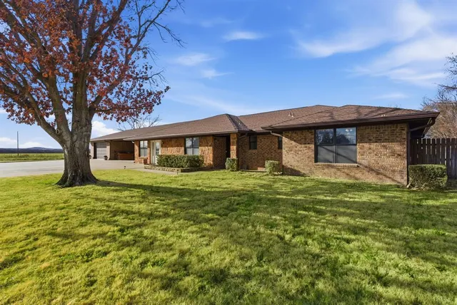 $595,000 | 111 Mustang Drive, Graham, TX 76450