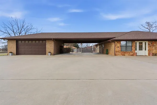 $595,000 | 111 Mustang Drive, Graham, TX 76450