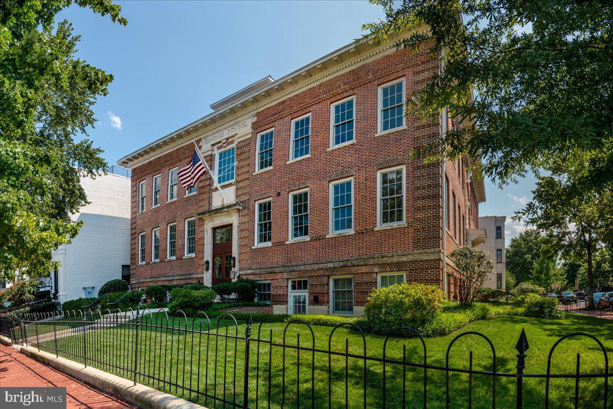 901 D Street Northeast, Unit 2 Washington, DC 20002 - Photo 16 of 27