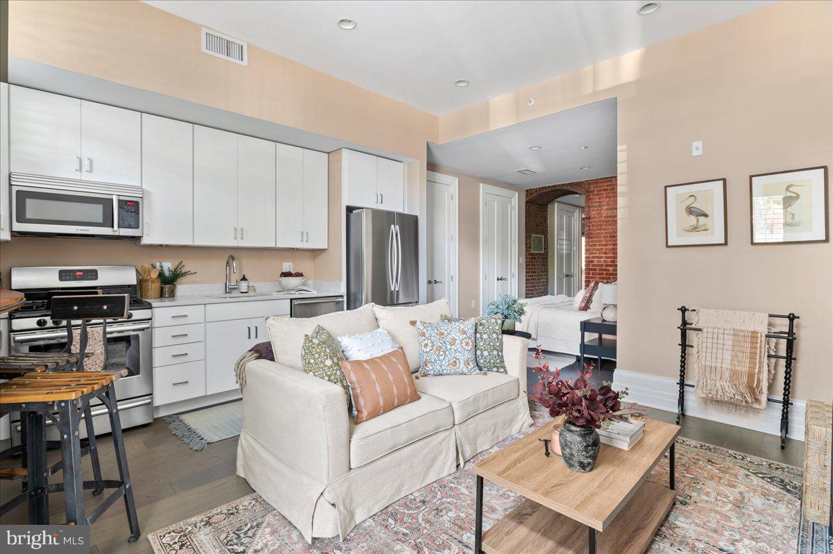 901 D Street Northeast, Unit 2 Washington, DC 20002 - Photo 20 of 27