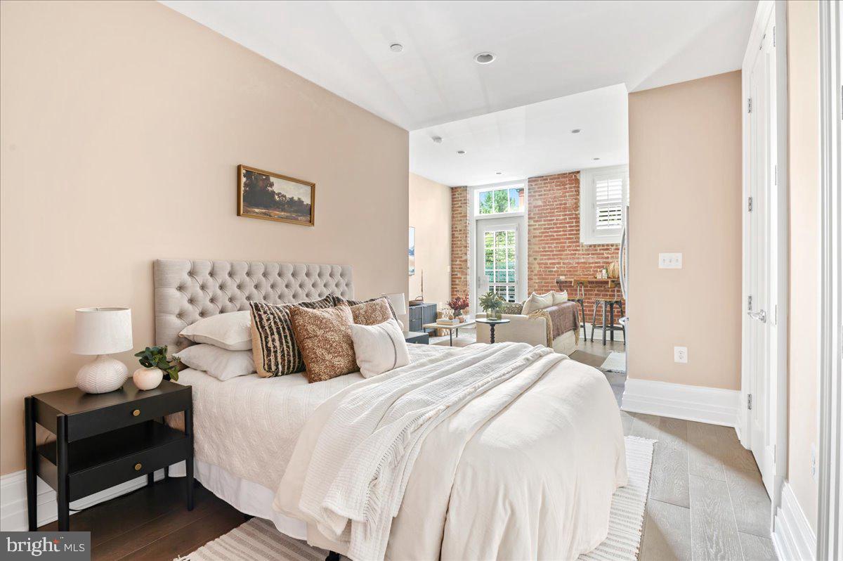 901 D Street Northeast, Unit 2 Washington, DC 20002 - Photo 4 of 27