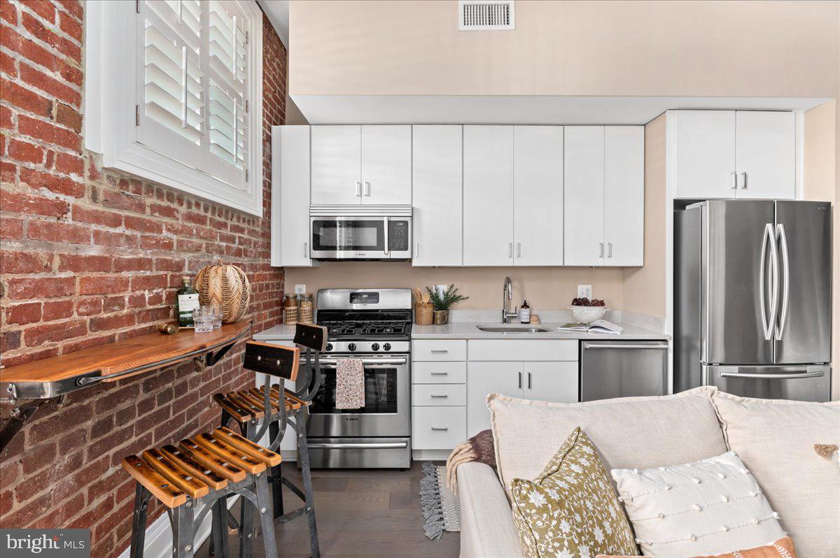 901 D Street Northeast, Unit 2 Washington, DC 20002 - Photo 7 of 27