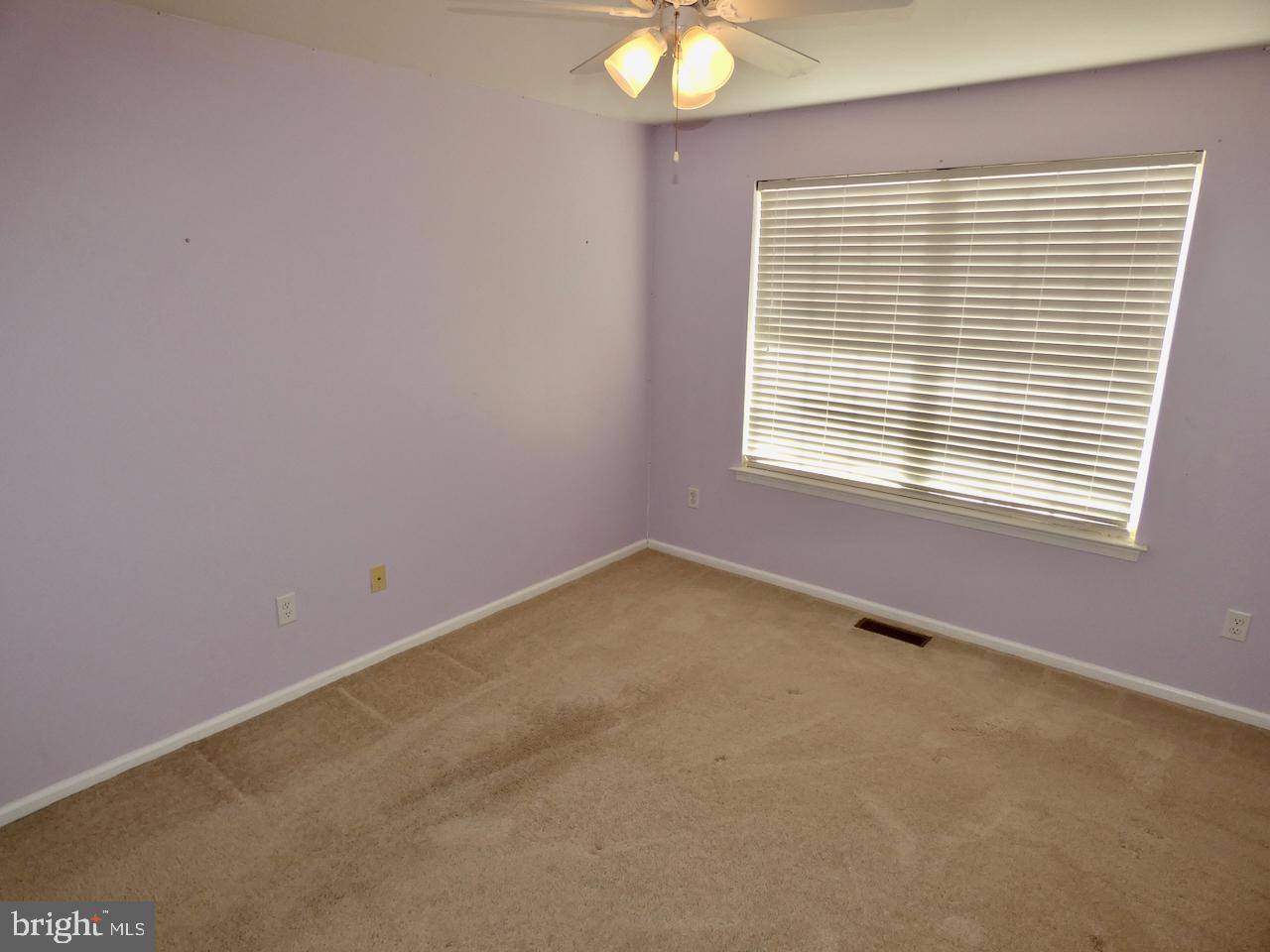 335 Marldale Drive Middletown, DE 19709 - Photo 38 of 58 an empty room with a window