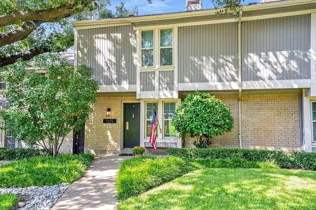 $2,850 | 7615 Woodthrush Drive, Unit 15, Dallas, TX 75230
