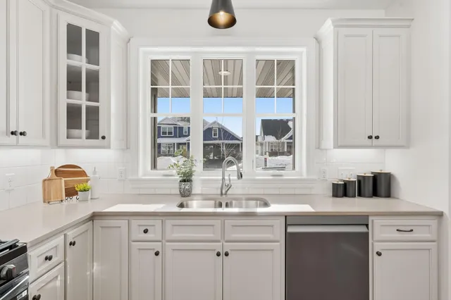 $559,900 | 25360 Farmstead Lane, Wyoming, MN 55092