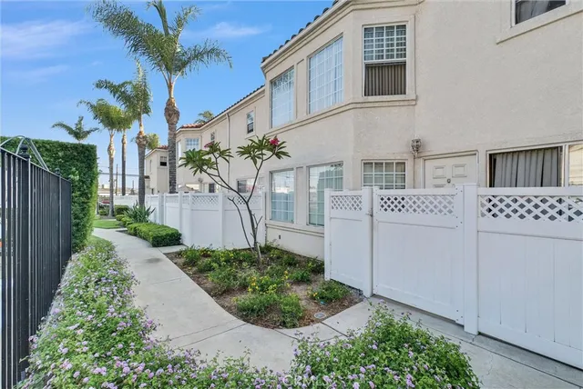 $575,000 | 19555 East Cypress Street, Unit P, Covina, CA 91724
