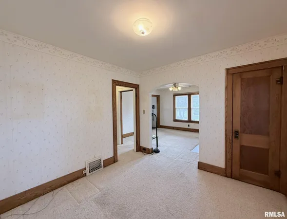 $75,000 | 1519 Florence Avenue, Galesburg, IL 61401