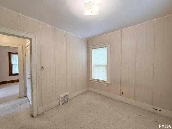 $75,000 | 1519 Florence Avenue, Galesburg, IL 61401