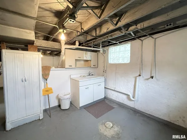 $75,000 | 1519 Florence Avenue, Galesburg, IL 61401