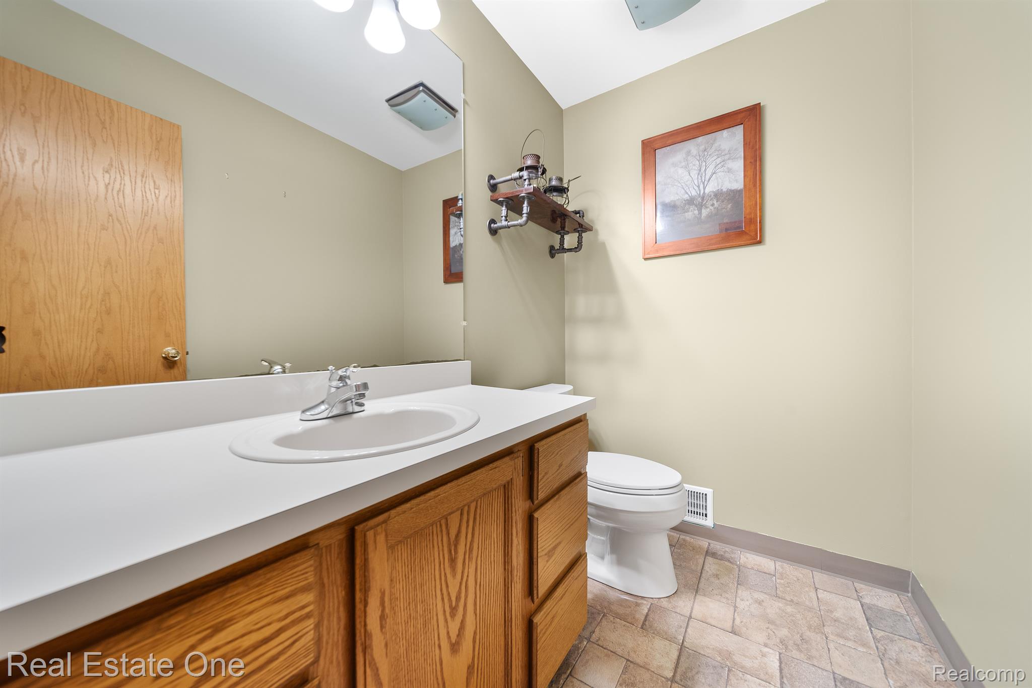 10970 Mcgregor Road Pinckney, MI 48169 - Photo 10 of 25 Main Level Bathroom