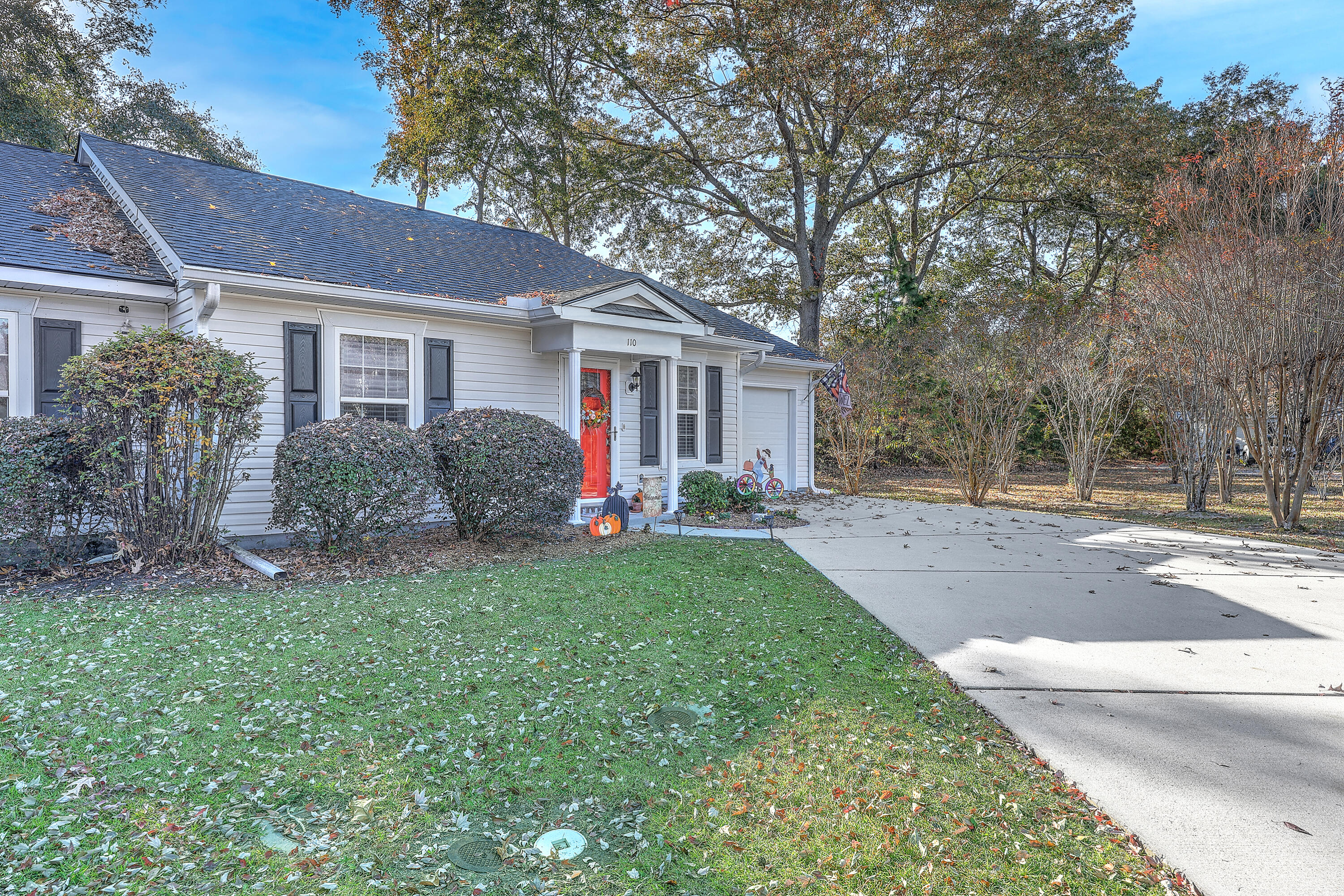 110 Sandy Hook Court Summerville, SC 29486 - Photo 33 of 33 Side View