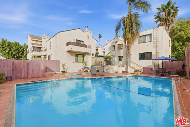 $410,000 | 8221 Langdon Avenue, Unit 201, Van Nuys, CA 91406