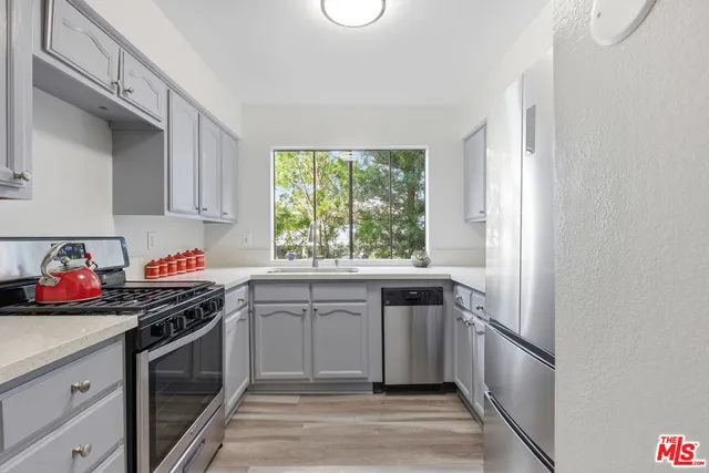 $410,000 | 8221 Langdon Avenue, Unit 201, Van Nuys, CA 91406