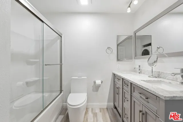 $410,000 | 8221 Langdon Avenue, Unit 201, Van Nuys, CA 91406