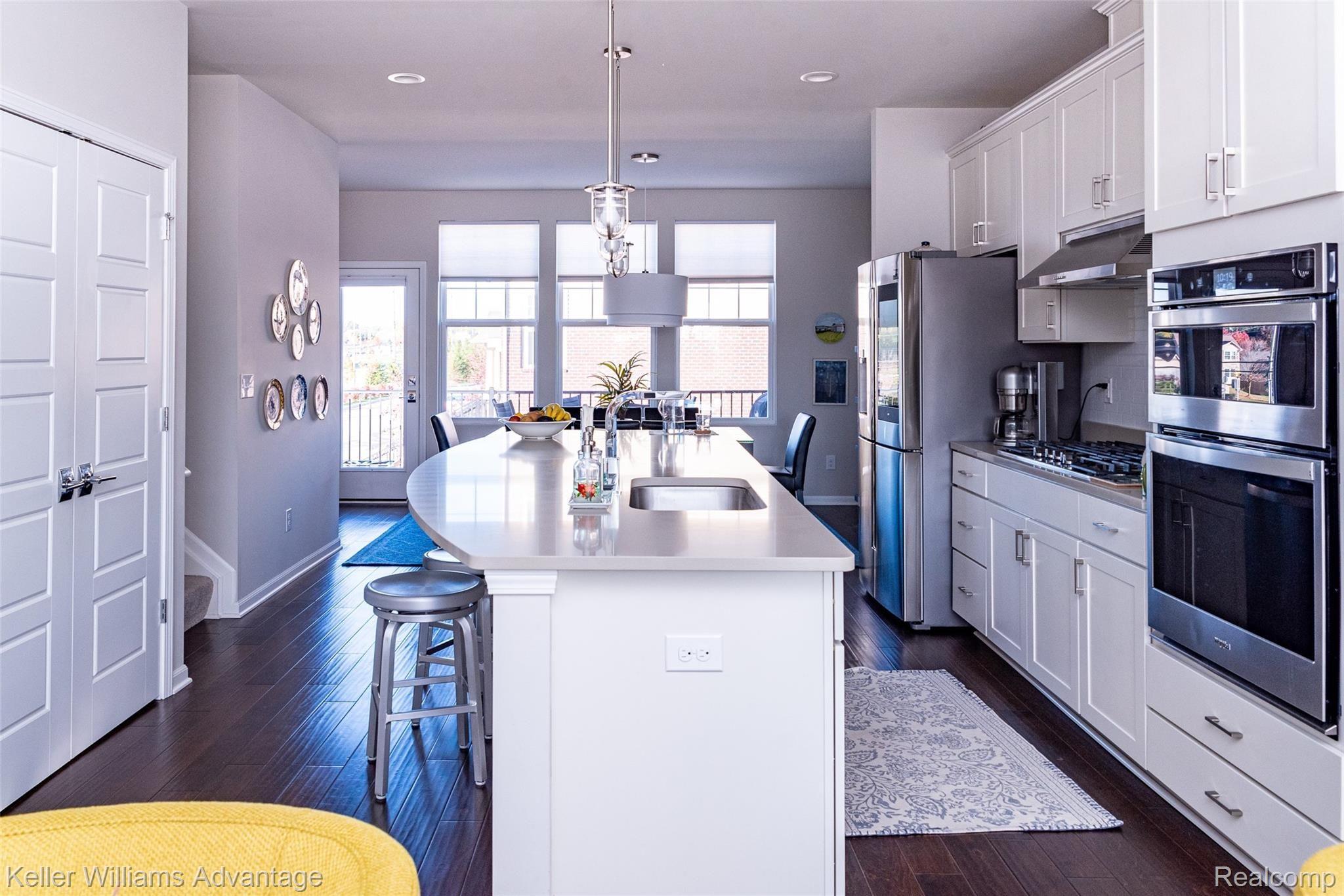 2988 Hartwick Drive Rochester, MI 48307 - Photo 9 of 45 Bright kitchen with light all day long