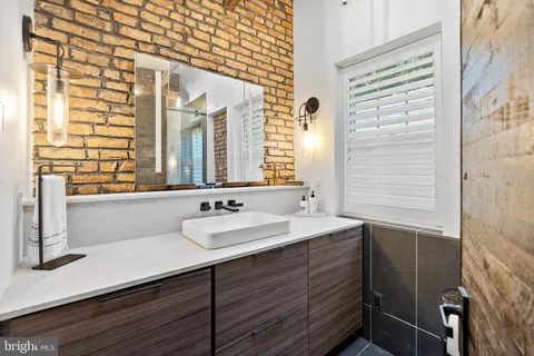 $824,000 | 7 Pomander Walk Northwest, Washington, DC 20007