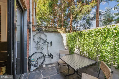 $824,000 | 7 Pomander Walk Northwest, Washington, DC 20007