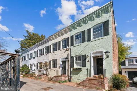 $824,000 | 7 Pomander Walk Northwest, Washington, DC 20007