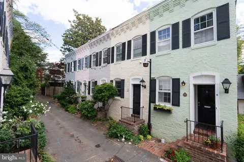 $824,000 | 7 Pomander Walk Northwest, Washington, DC 20007