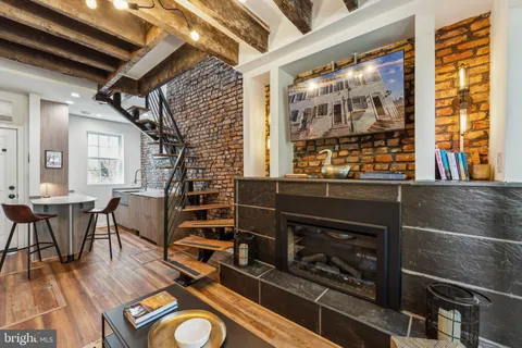 $824,000 | 7 Pomander Walk Northwest, Washington, DC 20007