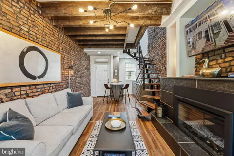 $824,000 | 7 Pomander Walk Northwest, Washington, DC 20007