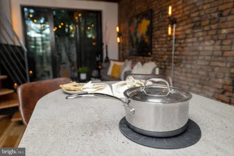 $824,000 | 7 Pomander Walk Northwest, Washington, DC 20007