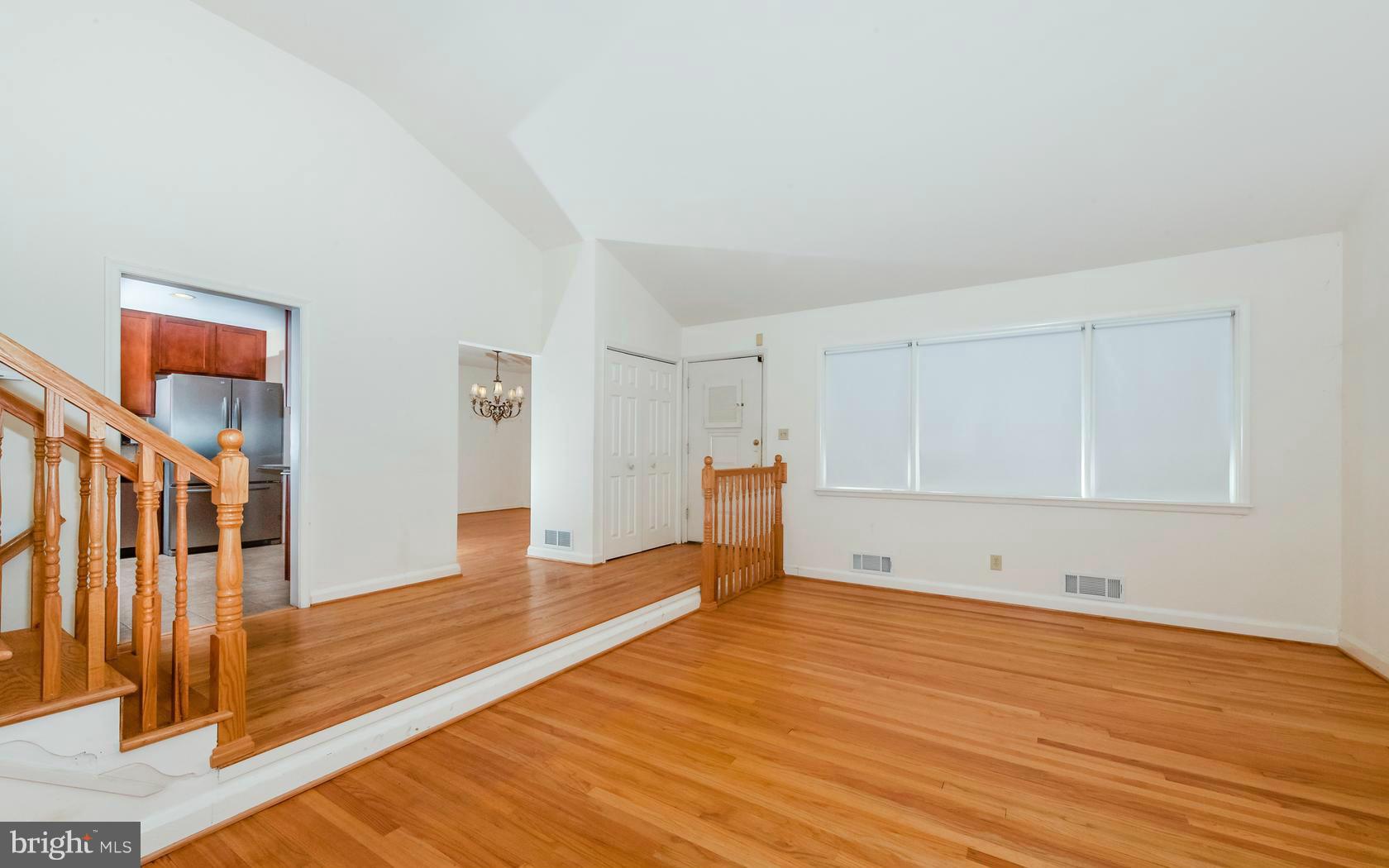 3104 Hatton Road Pikesville, MD 21208 - Photo 2 of 25 Living Room