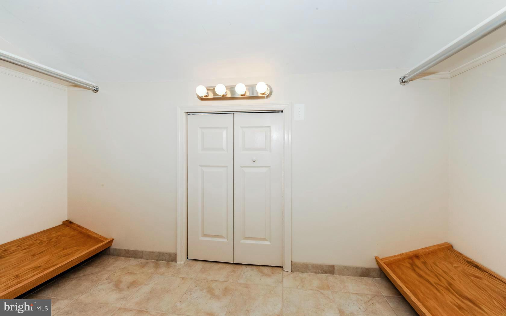 3104 Hatton Road Pikesville, MD 21208 - Photo 13 of 25 Bath (Master) / Walk-In Closet