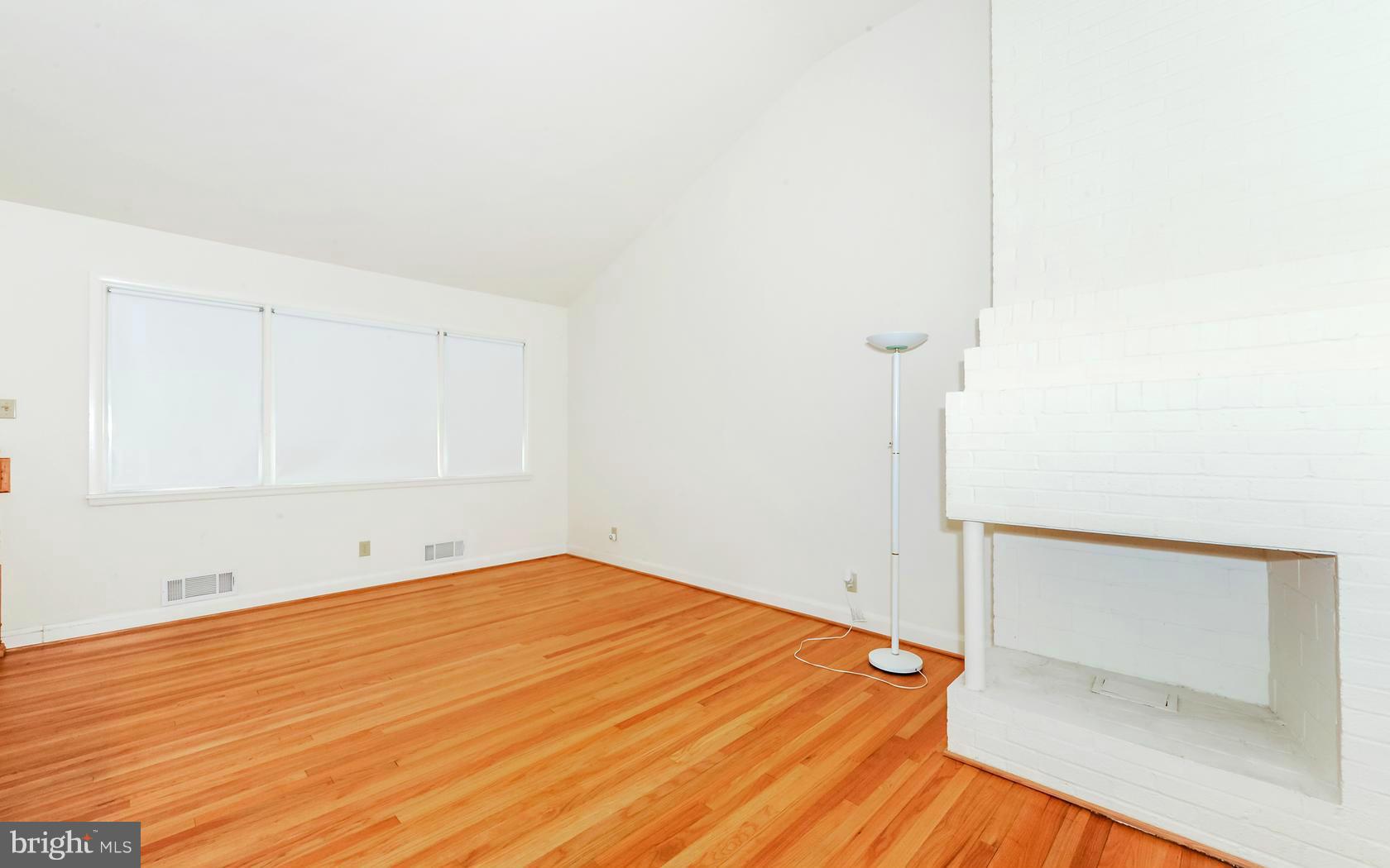 3104 Hatton Road Pikesville, MD 21208 - Photo 3 of 25 Living Room