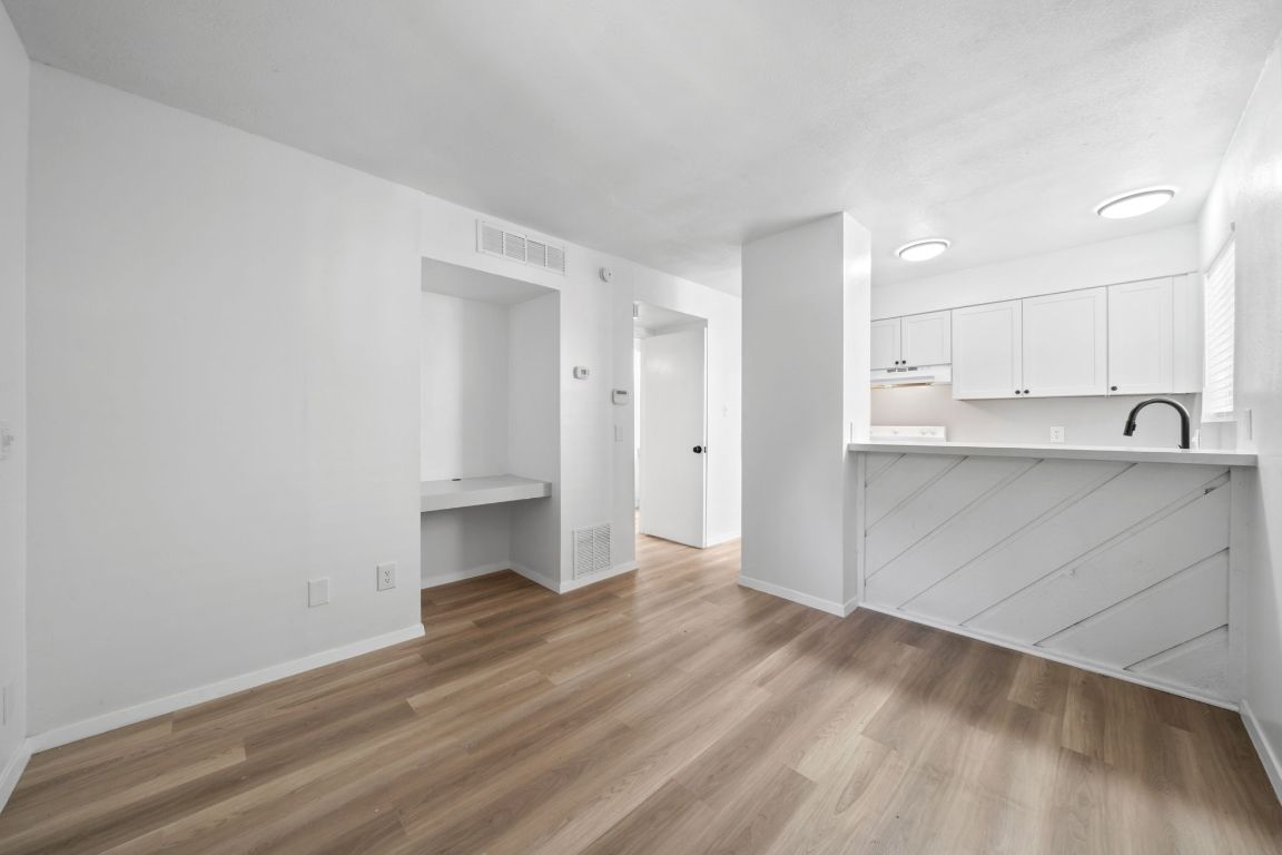 2410 Longview Street, Unit D202 Austin, TX 78705 - Photo 2 of 19