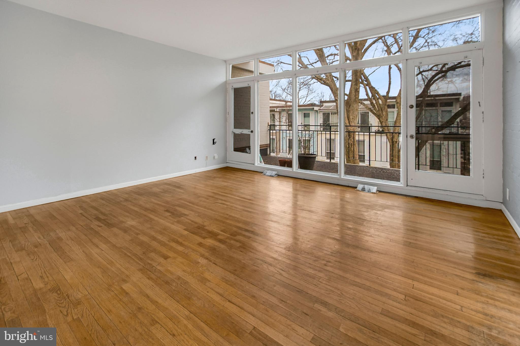 763 Delaware Avenue Southwest, Unit 177 Washington, DC 20024 - Photo 3 of 30 Living room