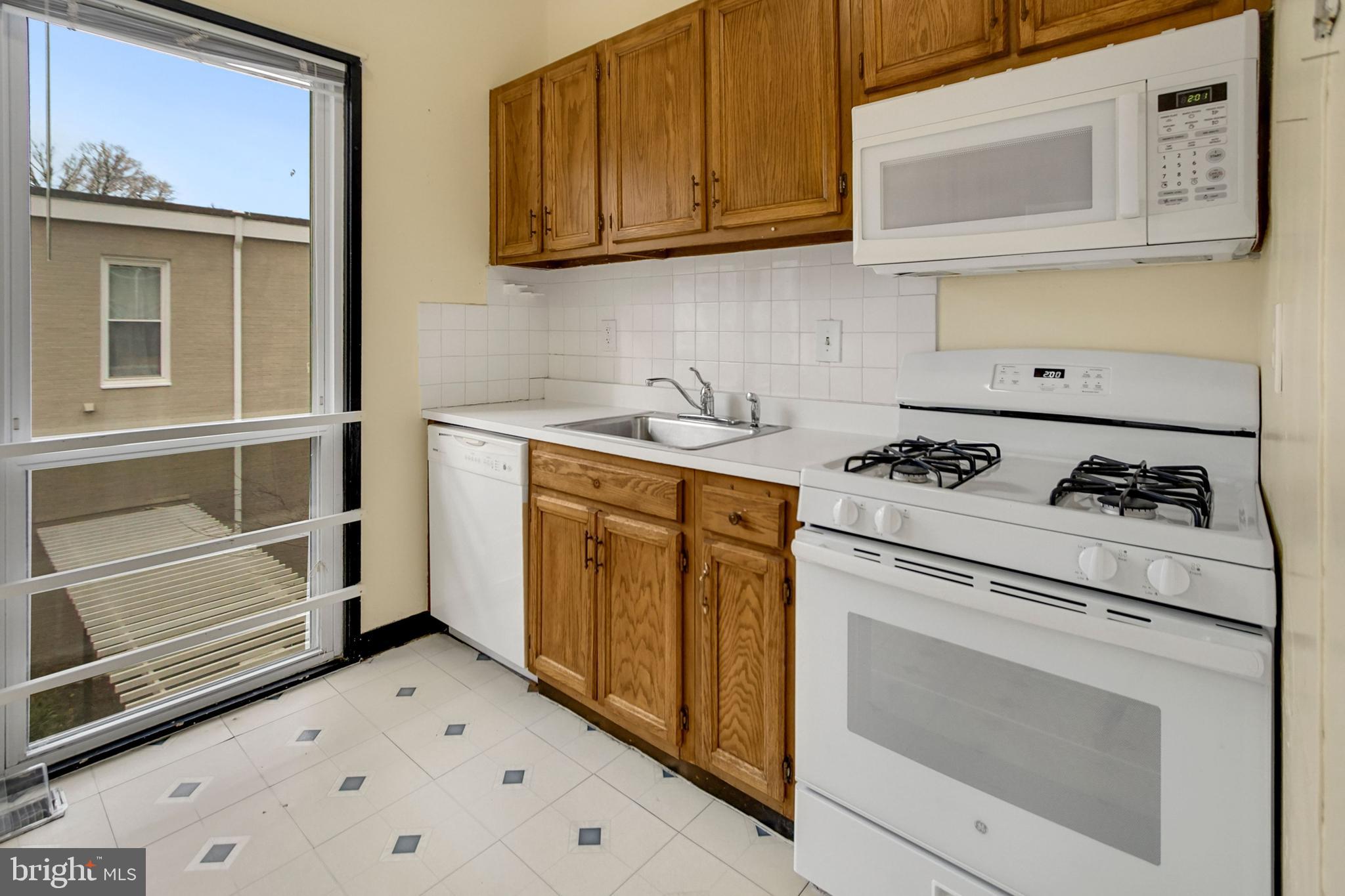 763 Delaware Avenue Southwest, Unit 177 Washington, DC 20024 - Photo 7 of 30 Upstairs Kitchen