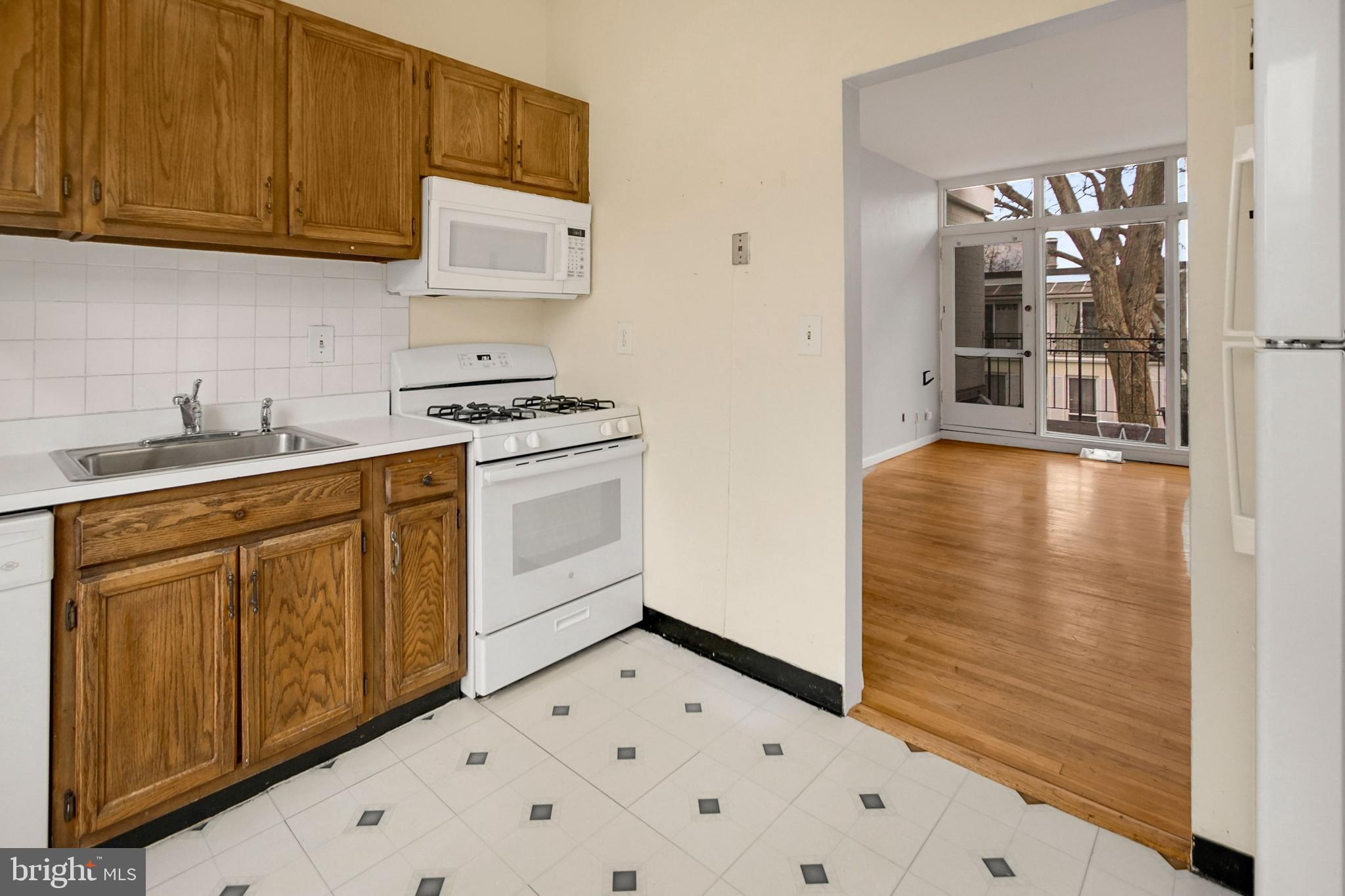 763 Delaware Avenue Southwest, Unit 177 Washington, DC 20024 - Photo 9 of 30 Upstairs Kitchen