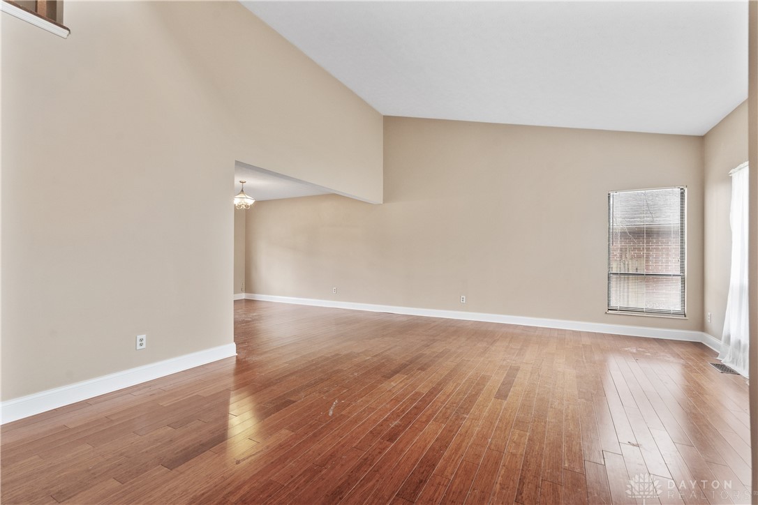 6527 Charlesgate Road Dayton, OH 45424 - Photo 6 of 35