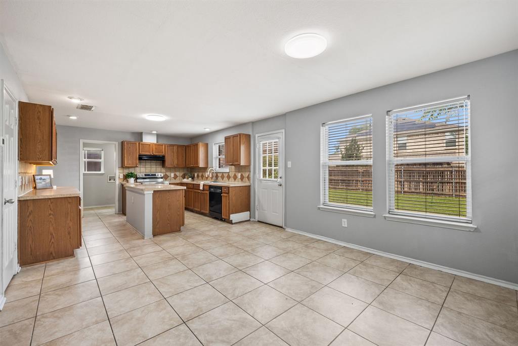 601 Amy Way Euless, TX 76039 - Photo 14 of 40