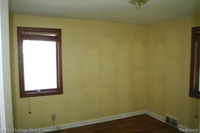 314 6th Street Fenton, MI 48430 - Photo 13 of 20 Bedroom