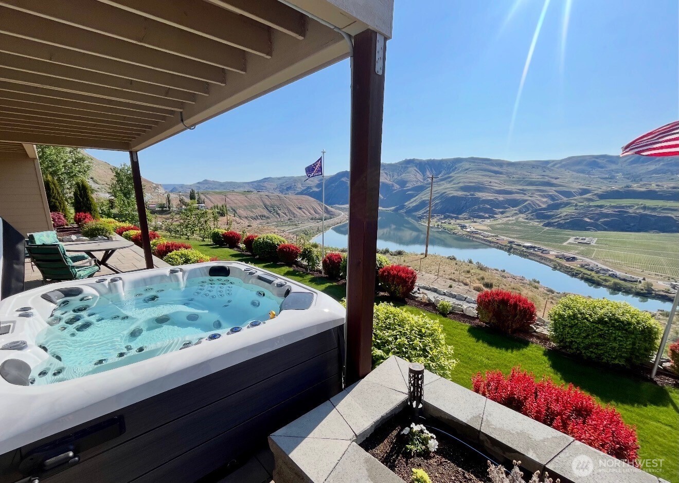 525 Columbia View Road Chelan, WA 98816 - Photo 1 of 40