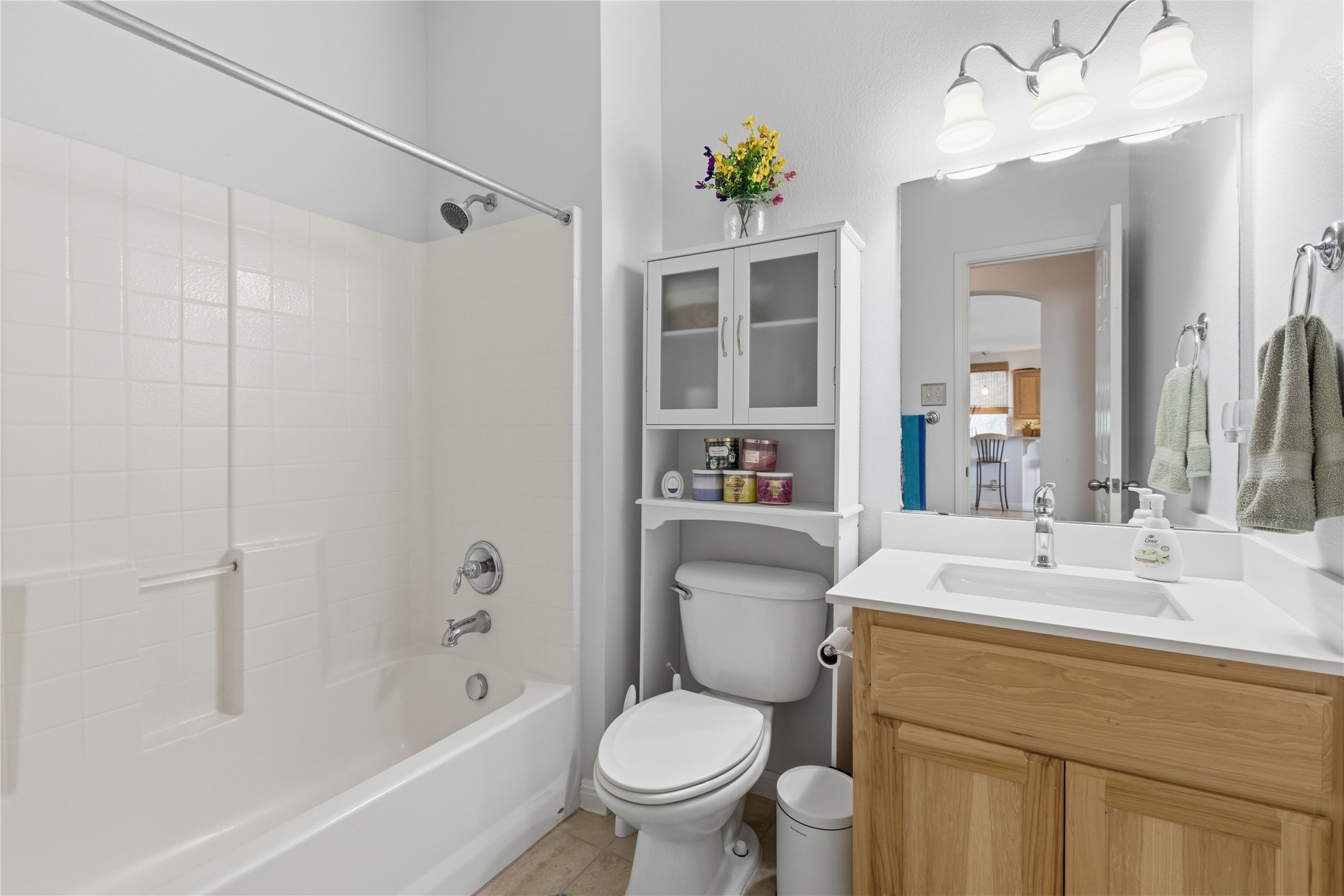 8122 Lime Creek Road Volente, TX 78641 - Photo 16 of 40 Full bath for downstairs bedroom