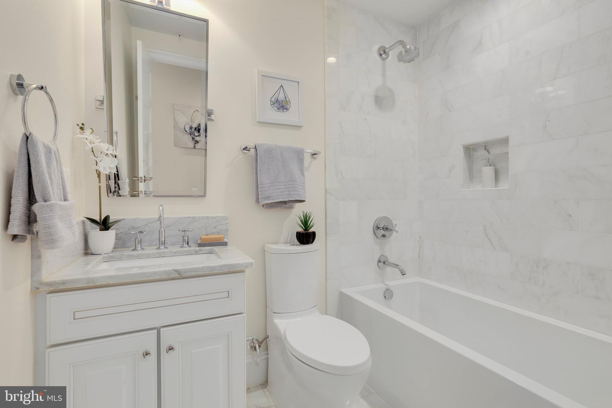 2446 Ontario Road Northwest, Unit 2 Washington, DC 20009 - Photo 26 of 32
