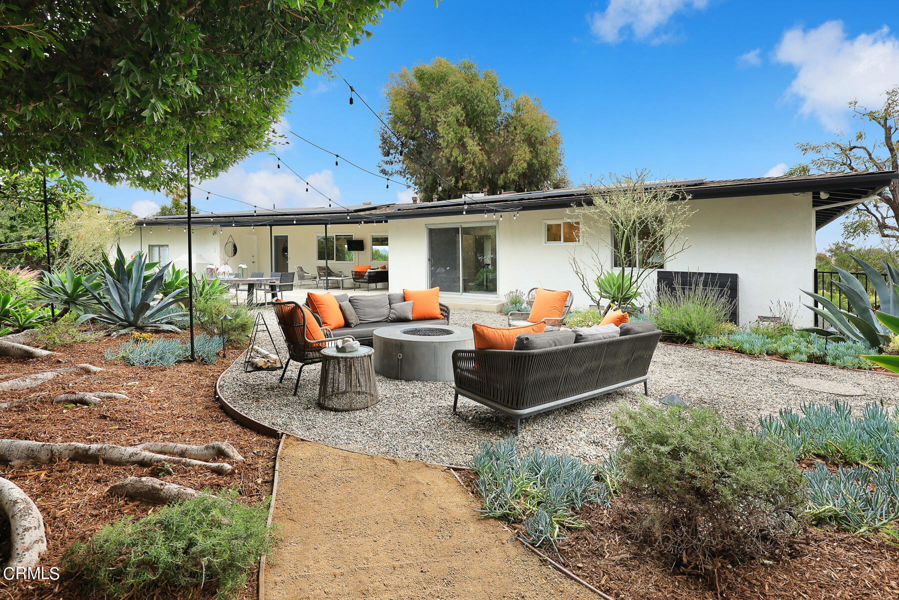 1770 Kaweah Drive Pasadena, CA 91105 - Photo 33 of 42 a front view of a house with patio